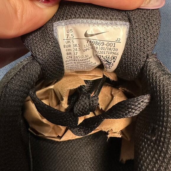 Nike MD Runner 2 Black Retro Running Shoes, Women’s Size 7.5 - Picture 6 of 6